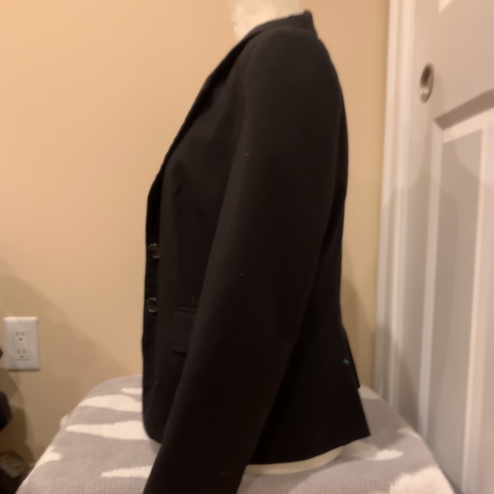 Classic Form Fitting Blzer